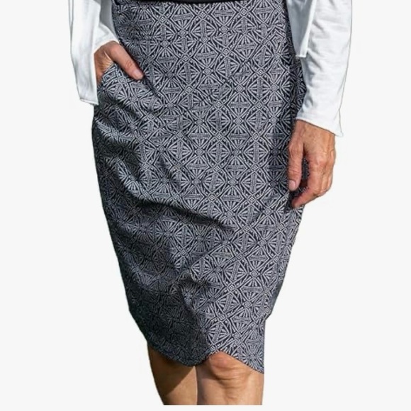 Ripskirt Hawaii Dresses & Skirts - Rip Skirt Hawaii length 3 Medium geometric Patterned Black Pearl Skirt
